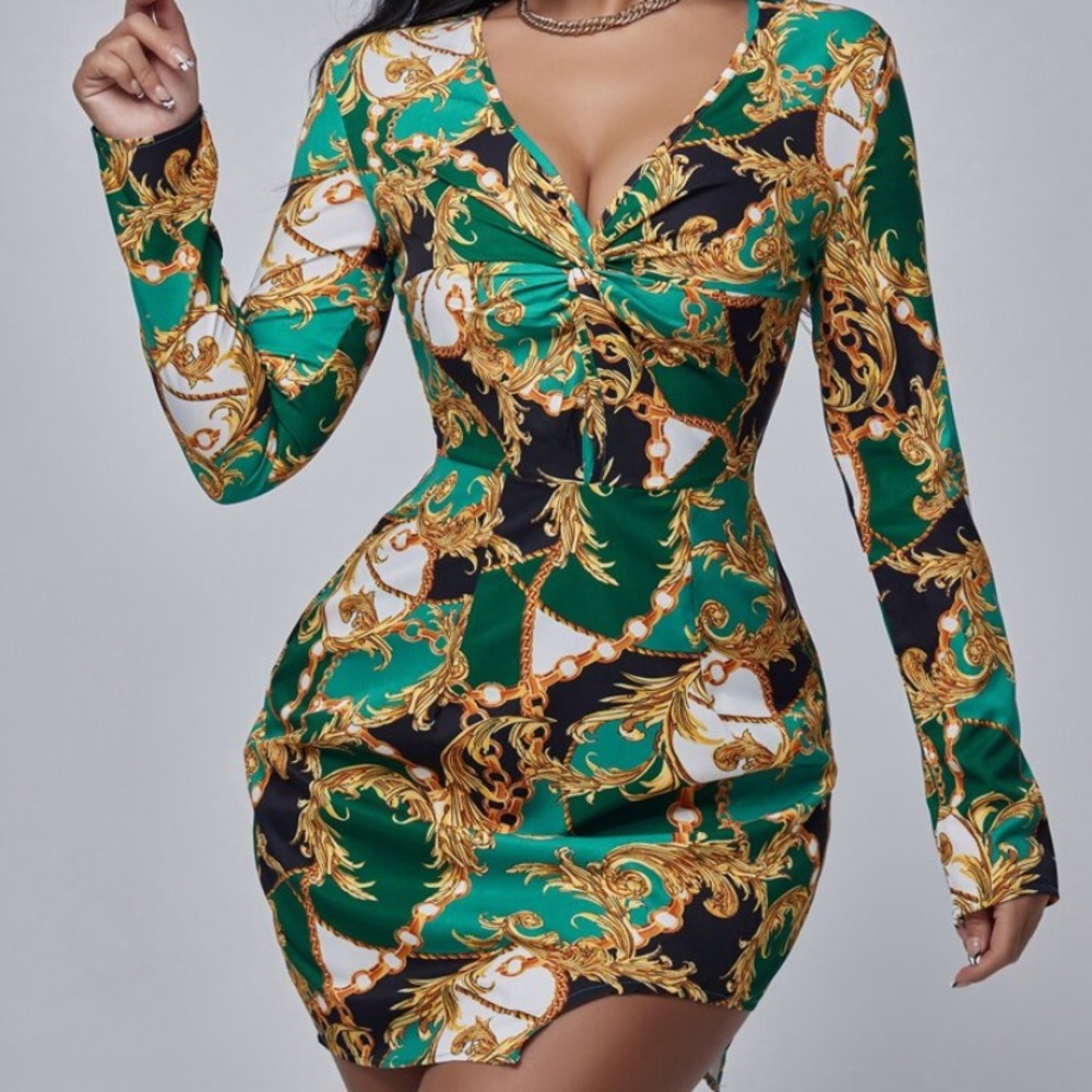 🦋2/$22 NWOT Chain & baroque twist front split hem mini dress